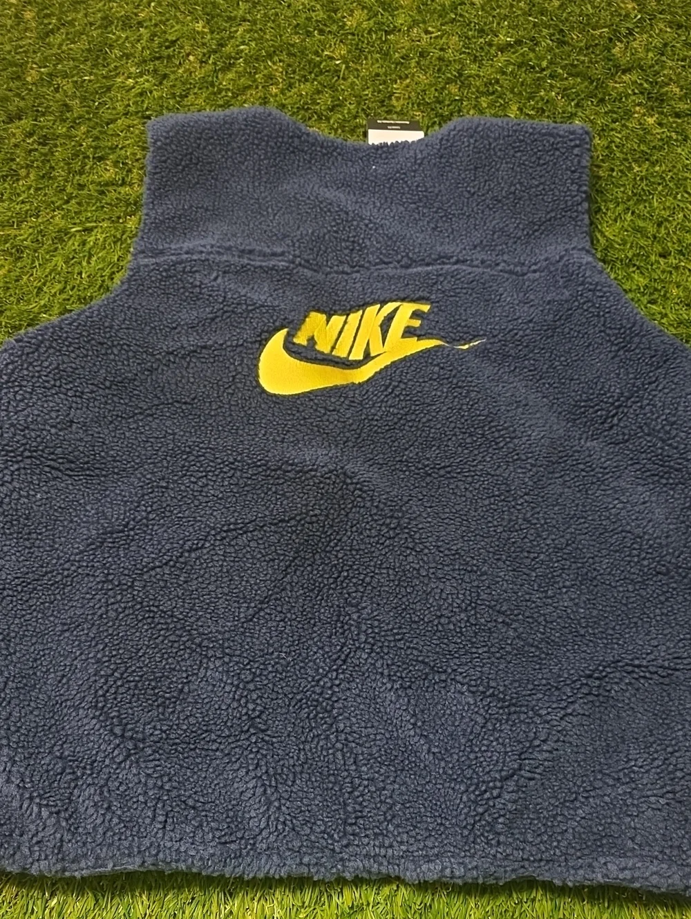 Paris Saint-Germain Nike Club+ Winterized Reversible Full-Zip Vest. Size L.